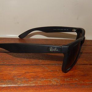 RAY-BAN JUSTIN BLACK SUNGLASSES